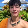 Park Bo Gum Liburan Mewah di Guam