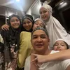 Pasha Ungu Perlihatkan Momen Tarawih Bersama Keluarga