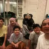 Pasha Ungu Perlihatkan Momen Tarawih Bersama Keluarga