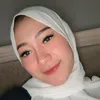 Vita Alvia berhijab