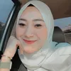 Vita Alvia berhijab