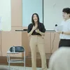 Istri Raditya Dika Jadi Dosen Tamu di UI