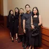 Raditya Dika dan Buah Hati di Premiere Film