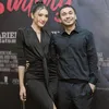 Raditya Dika dan Buah Hati di Premiere Film