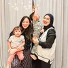 Playdate Anak Asmirandah dan Irish Bella