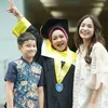 Rafathar Hadir di Wisuda Pengasuhnya