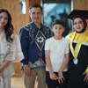 Rafathar Hadir di Wisuda Pengasuhnya