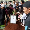 Rano Karno pemakaman ko Ahong