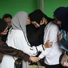 Artis di Pemakaman Ayah Mona Ratuliu