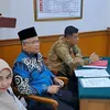 Ria Ricis Cium Tangan Teuku Ryan di Persidangan