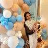 rossa momong anak seleb