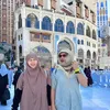 Sahrul Gunawan umrah bareng istri dan mertua