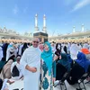 Sahrul Gunawan umrah bareng istri dan mertua