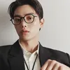 Potret Selfie Close Up Song Kang
