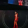 Konser Superdiva serba merah