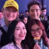 Iis Dahlia Nonton Konser Devano Danendra