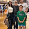 Sandhy Sondoro bersama anak
