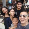 Sandhy Sondoro bersama anak