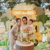 Momen anak Shanju dan Jonatan Christie tiup lilin
