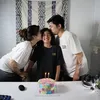 Sheila Marcia Momong Anak-anaknya