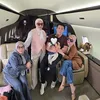 potret Syahrini dan Keluarga