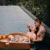 Foto Mesra Miller Khan dan Istri