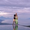 Seperti inilah potret mesra Miller Khan dan Farina Rebecca yang sedang menikmati bulan madunya di Bali. 