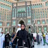 Tissa Biani berangkat umrah