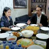 Titi Kamal belanja karpet