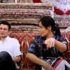 Titi Kamal belanja karpet