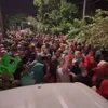 Via Vallen Bagi Hampers dan Sahur Tetangga Desa