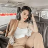 Foto wika Salim dalam busana serba ketat.