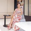 Selebriti cantik dengan kulit tanned