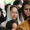 Tangis Bunga Citra Lestari di Pemakaman Ashraf Sinclair
