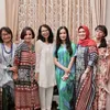 Momen Lebaran Iis Dahlia dan keluarga.