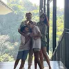 Agatha Suci dan kedua anaknya