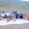 Atta Halilintar dan Aurel Hermansyah ke Bromo