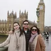 Azriel liburan bareng Sarah Menzel