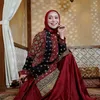 Lesti Kejora kenakan batik
