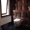 halaman rumah mewah Momo Geisha