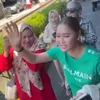 Inul Daratista Sawer Pengamen Bakso Presiden Malang