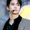 Jaehyun NCT pamer leher jenjang