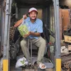Isa Bajaj Usaha Warung Tempong Khas Banyuwangi di Magetan