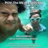 Potret Dion Wiyoko berenang bersama anak