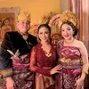 Potret Kris Dayanti di pernikahan kakak Sarah Menzel