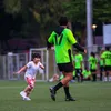 Potret gemas Cattleya dukung Ibnu Jamil main bola.