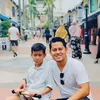 Potret hangat Melanie Putria dengan calon keluarganya.