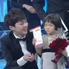 EXO dan anak kecil