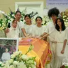 Prosesi tutup peti dan kremasi Reza Gunawan