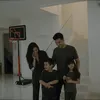 Jonathan Frizzy dan Dhena Devanka